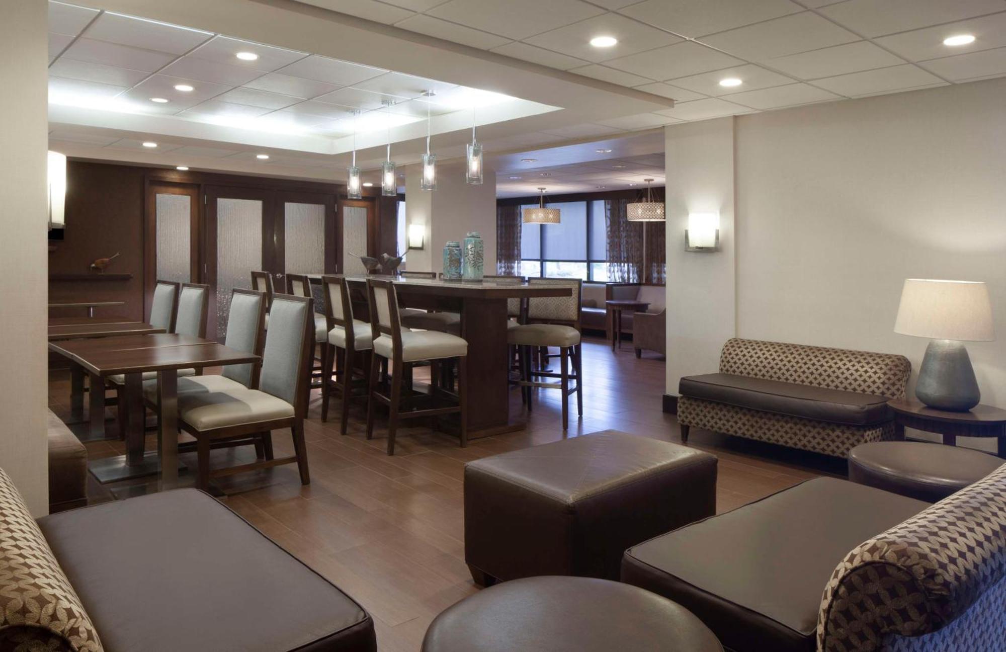 Hotel Hampton 3*