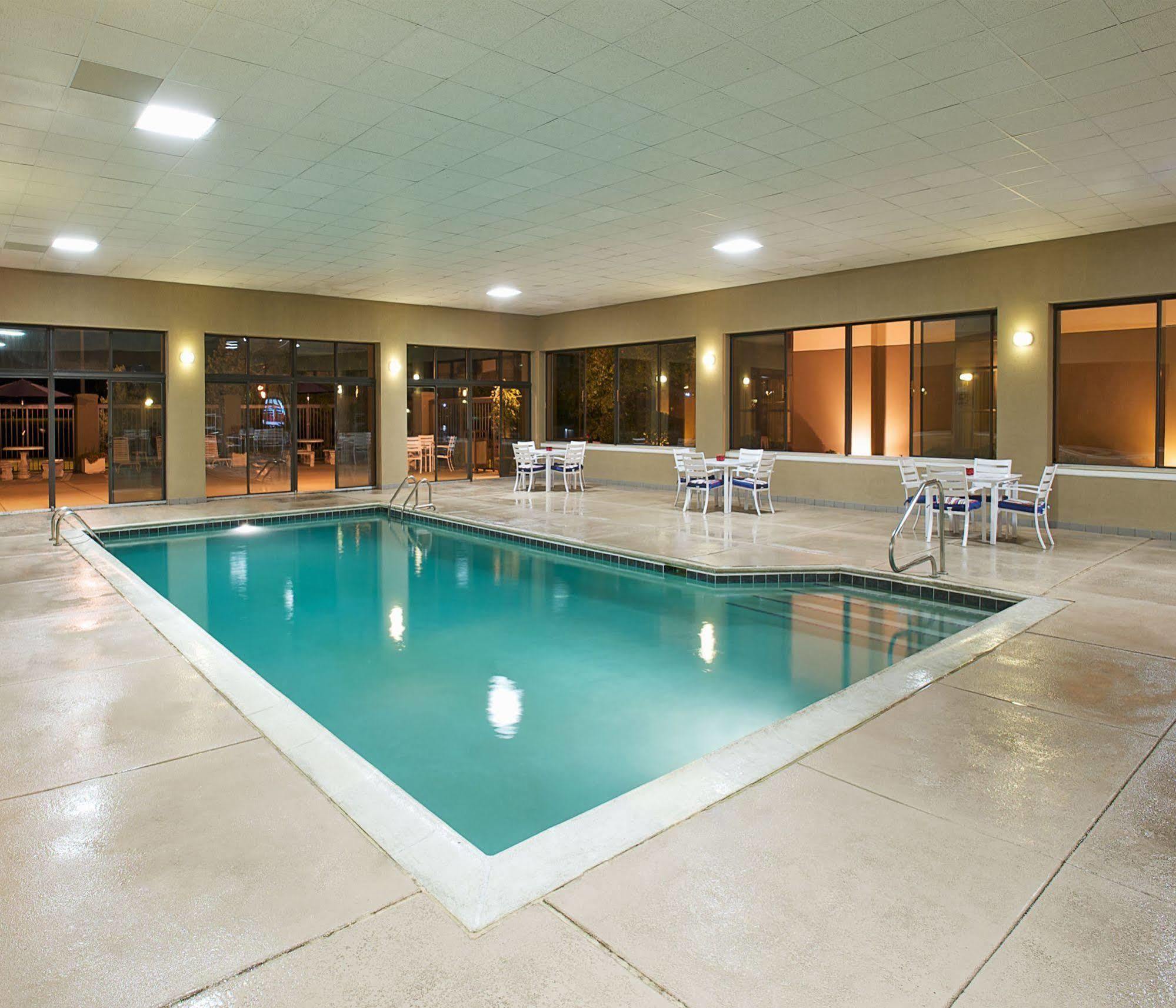Hotel Hampton 3*